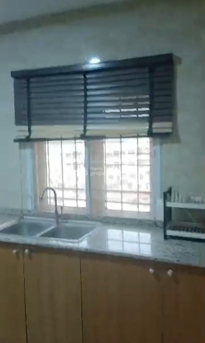 Serviced Spacious Standard Decent Three Bedroom Apartment, Life Camp, Abuja, Flat / Apartment for Rent