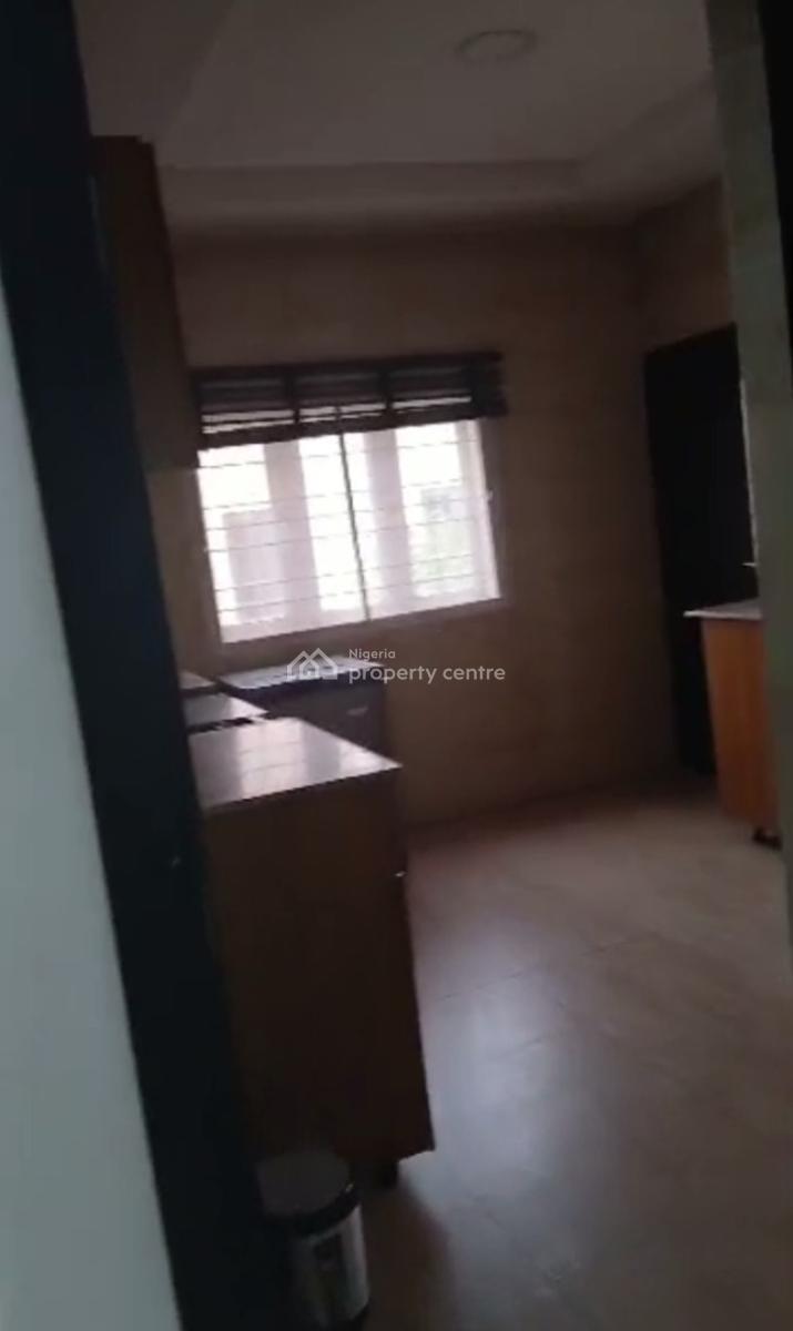 Serviced Spacious Standard Decent Three Bedroom Apartment, Life Camp, Abuja, Flat / Apartment for Rent