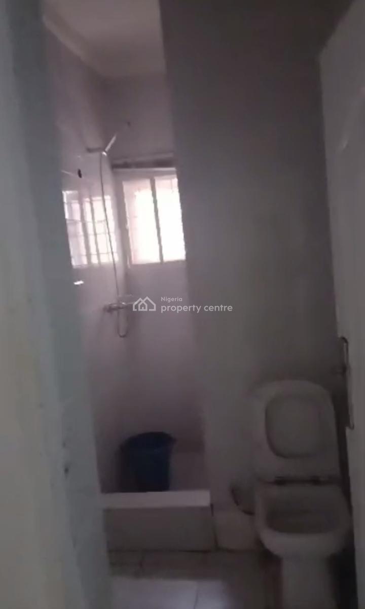 Serviced Spacious Standard Decent Three Bedroom Apartment, Life Camp, Abuja, Flat / Apartment for Rent