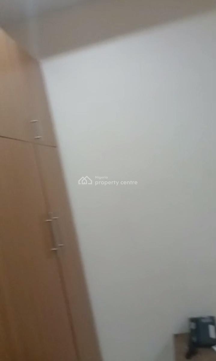 Serviced Spacious Standard Decent Three Bedroom Apartment, Life Camp, Abuja, Flat / Apartment for Rent