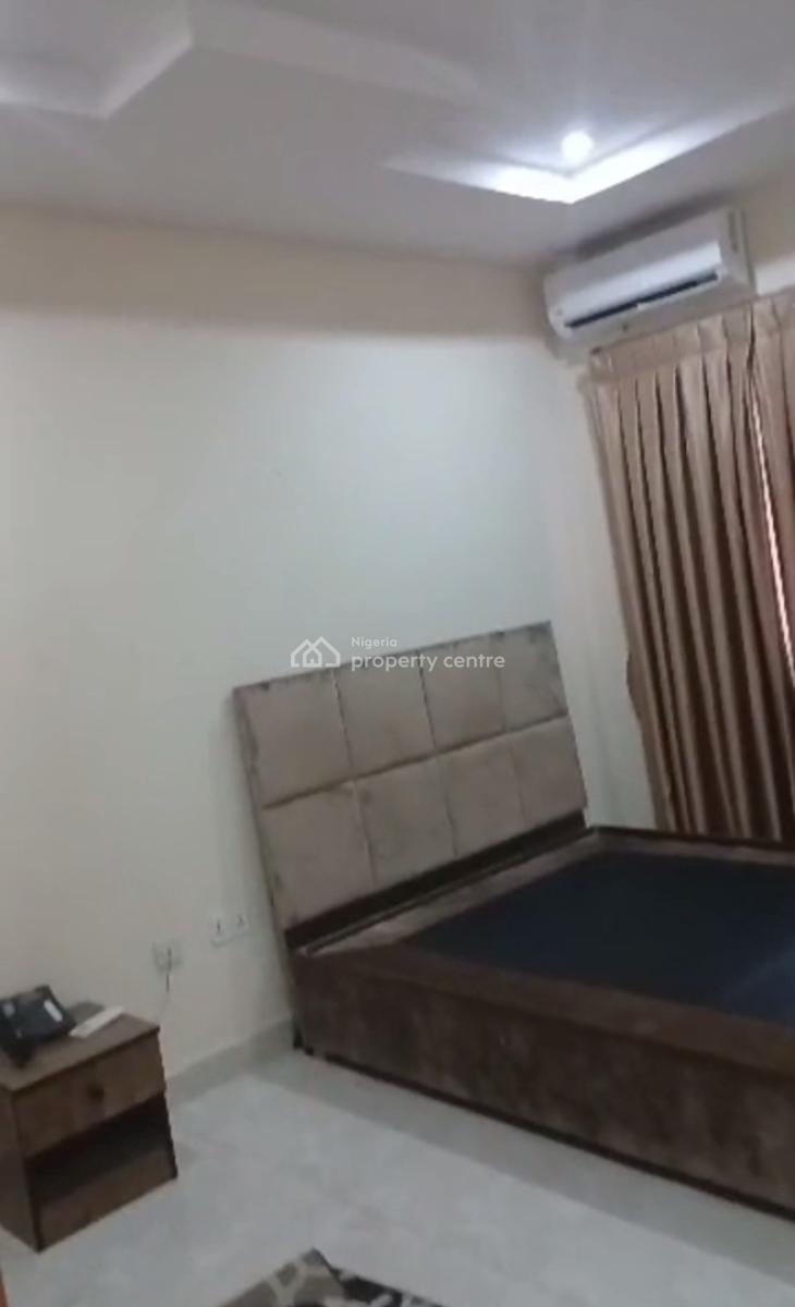 Serviced Spacious Standard Decent Three Bedroom Apartment, Life Camp, Abuja, Flat / Apartment for Rent