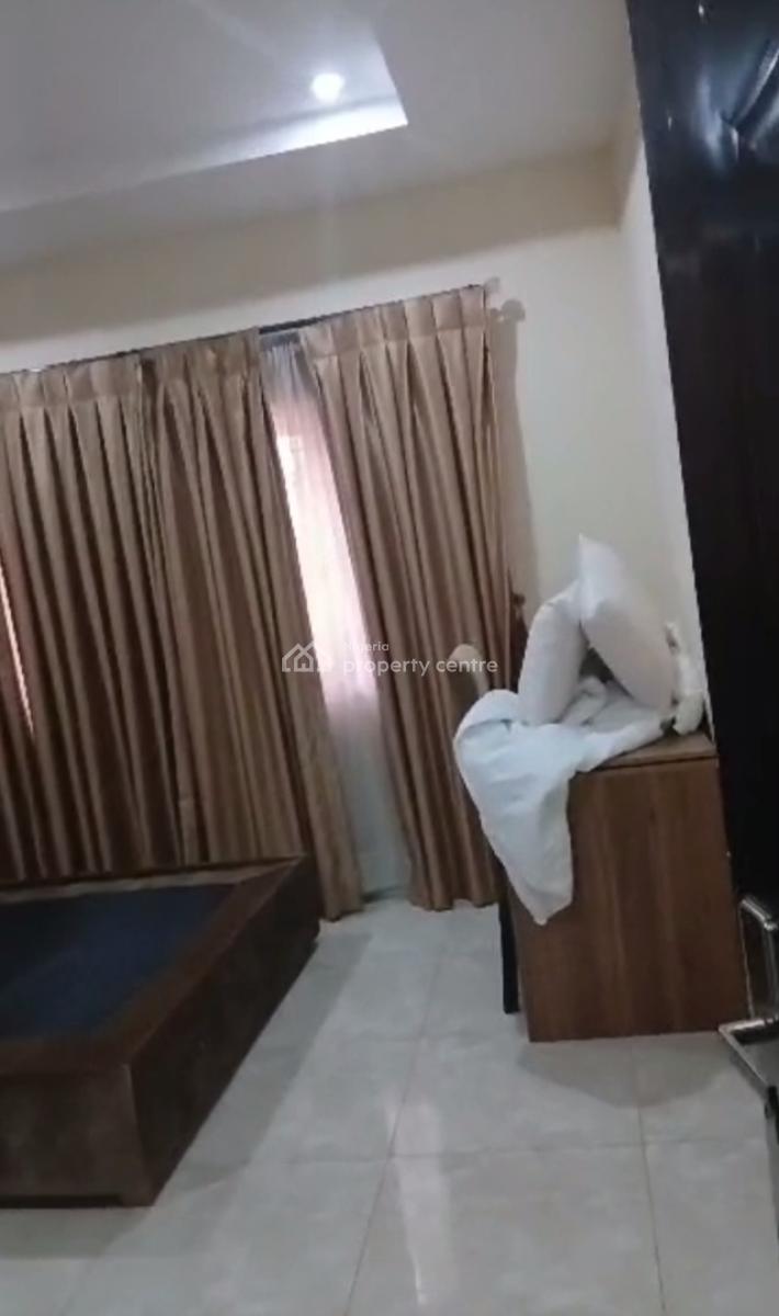 Serviced Spacious Standard Decent Three Bedroom Apartment, Life Camp, Abuja, Flat / Apartment for Rent