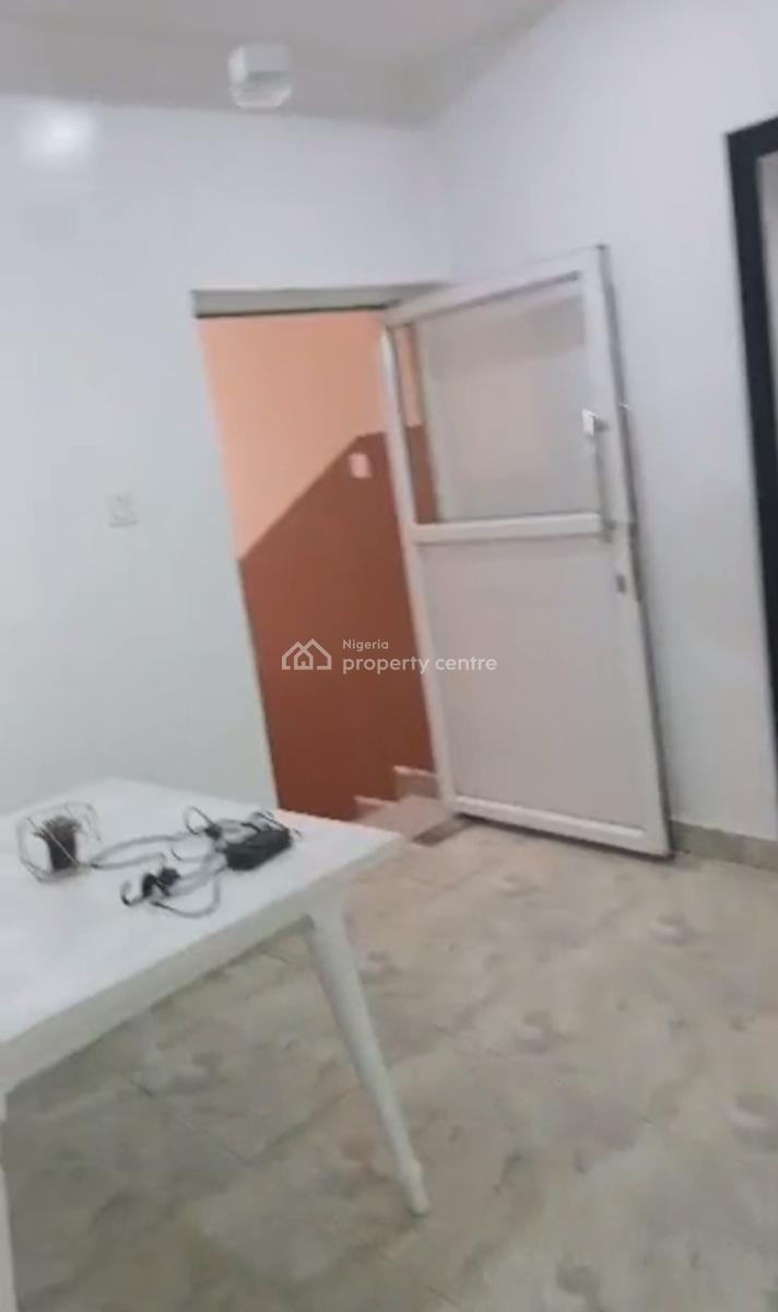 Serviced Spacious Standard Decent Three Bedroom Apartment, Life Camp, Abuja, Flat / Apartment for Rent