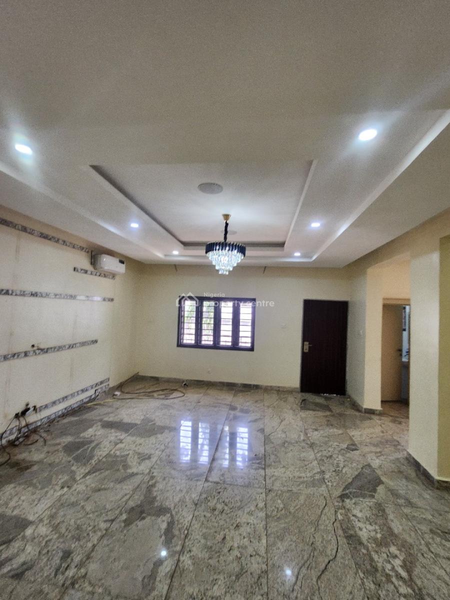 Luxury Service 3 Bedroom Flat with Bq, with Ac & Inverter, Tarred Rd, Off Ademola Adetunkubo, Wuse 2, Abuja, Flat / Apartment for Rent