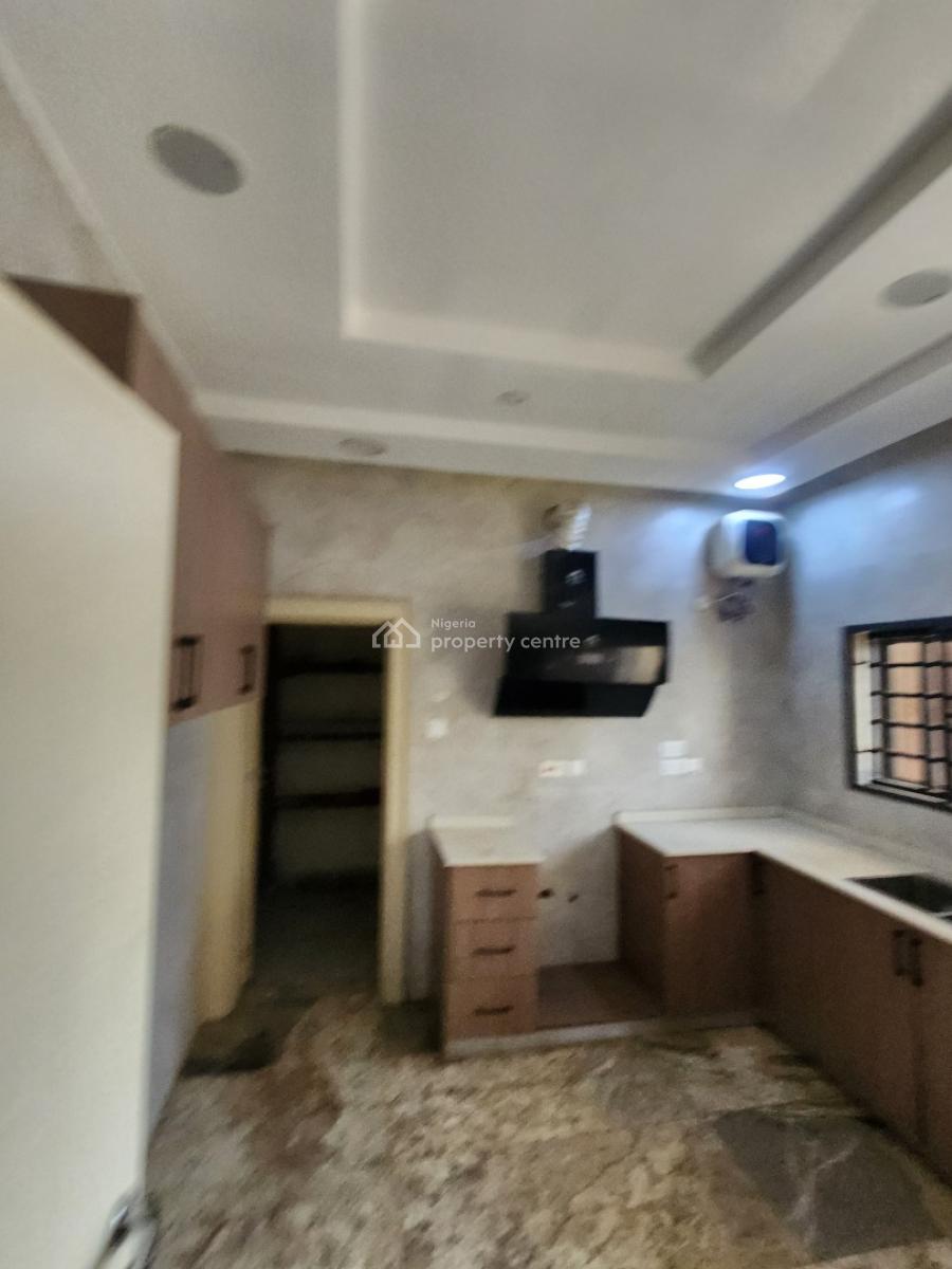 Luxury Service 3 Bedroom Flat with Bq, with Ac & Inverter, Tarred Rd, Off Ademola Adetunkubo, Wuse 2, Abuja, Flat / Apartment for Rent