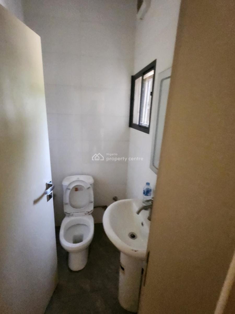 Luxury Service 3 Bedroom Flat with Bq, with Ac & Inverter, Tarred Rd, Off Ademola Adetunkubo, Wuse 2, Abuja, Flat / Apartment for Rent