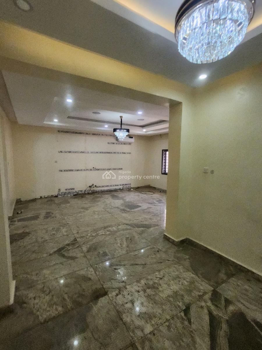 Luxury Service 3 Bedroom Flat with Bq, with Ac & Inverter, Tarred Rd, Off Ademola Adetunkubo, Wuse 2, Abuja, Flat / Apartment for Rent