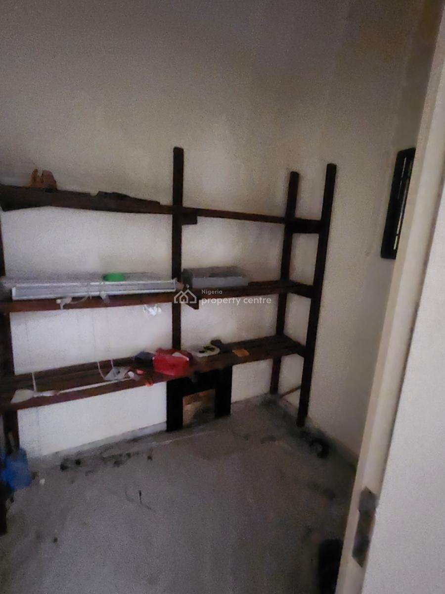 Luxury Service 3 Bedroom Flat with Bq, with Ac & Inverter, Tarred Rd, Off Ademola Adetunkubo, Wuse 2, Abuja, Flat / Apartment for Rent
