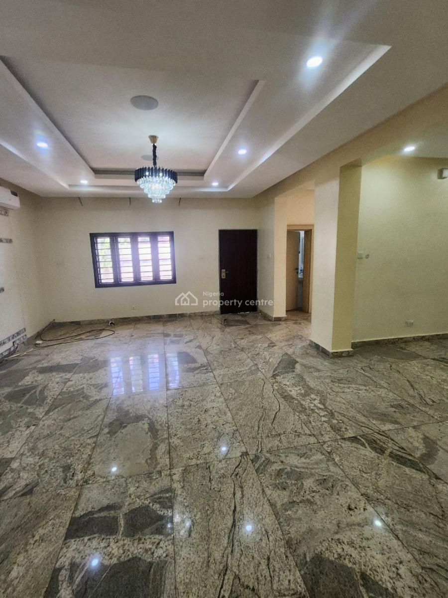 Luxury Service 3 Bedroom Flat with Bq, with Ac & Inverter, Tarred Rd, Off Ademola Adetunkubo, Wuse 2, Abuja, Flat / Apartment for Rent