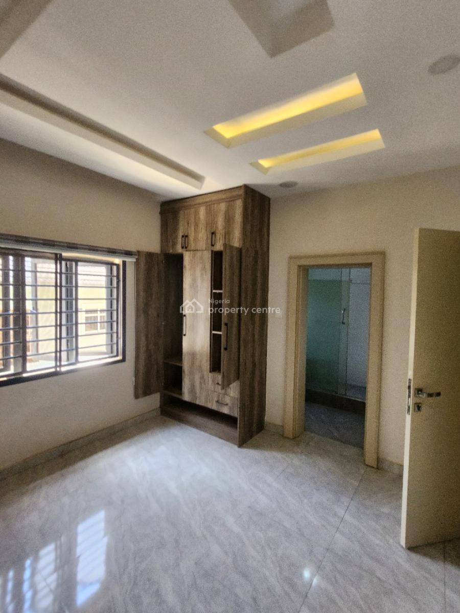 Luxury Service 3 Bedroom Flat with Bq, with Ac & Inverter, Tarred Rd, Off Ademola Adetunkubo, Wuse 2, Abuja, Flat / Apartment for Rent