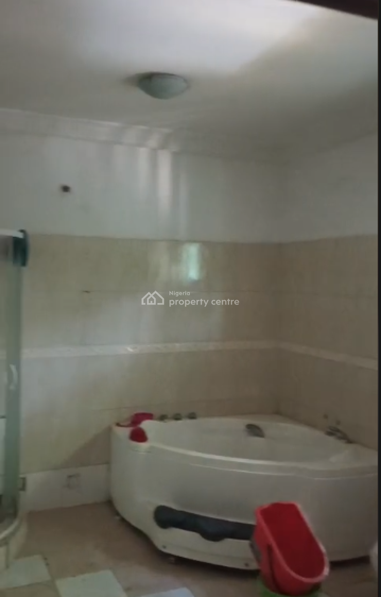 Spacious Studio Apartment Upstairs, Eleganza Gardens Estate, Vgc, Lekki Phase 2, Lekki, Lagos, Flat / Apartment for Rent