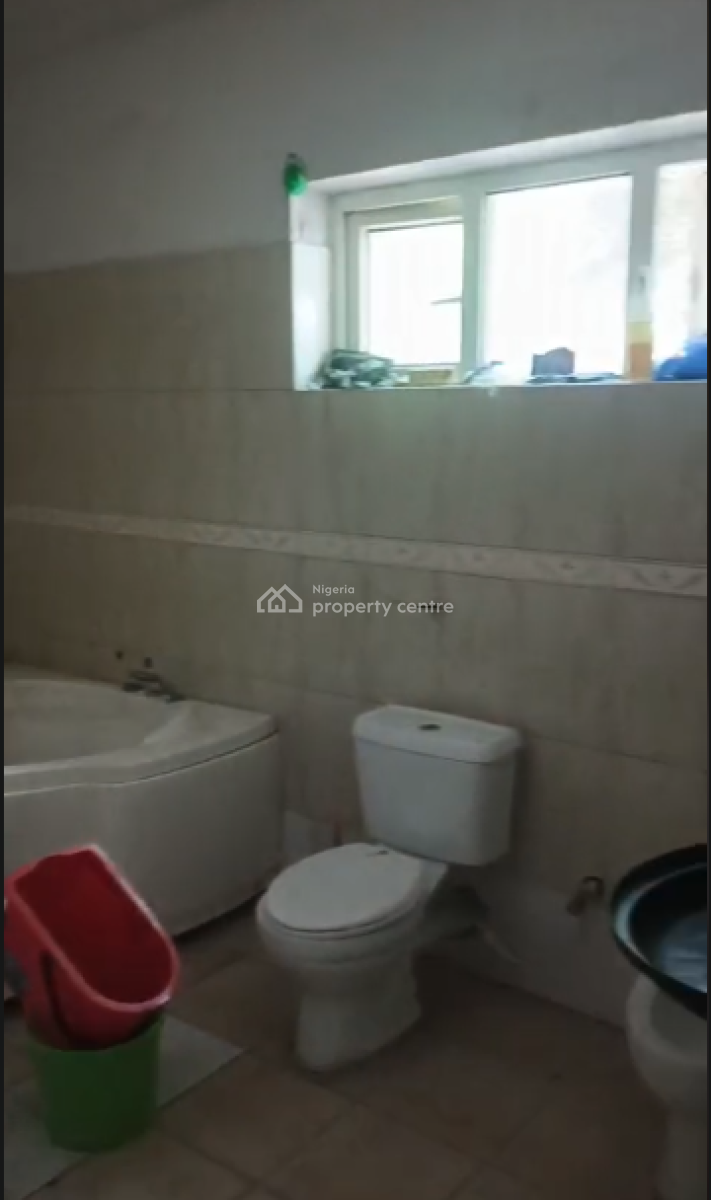 Spacious Studio Apartment Upstairs, Eleganza Gardens Estate, Vgc, Lekki Phase 2, Lekki, Lagos, Flat / Apartment for Rent