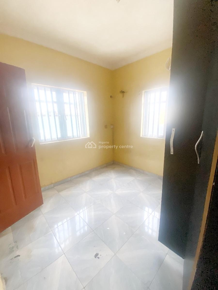Luxury 2 Bedroom Flat, Olowora, Omole Phase 2, Ikeja, Lagos, Flat / Apartment for Rent