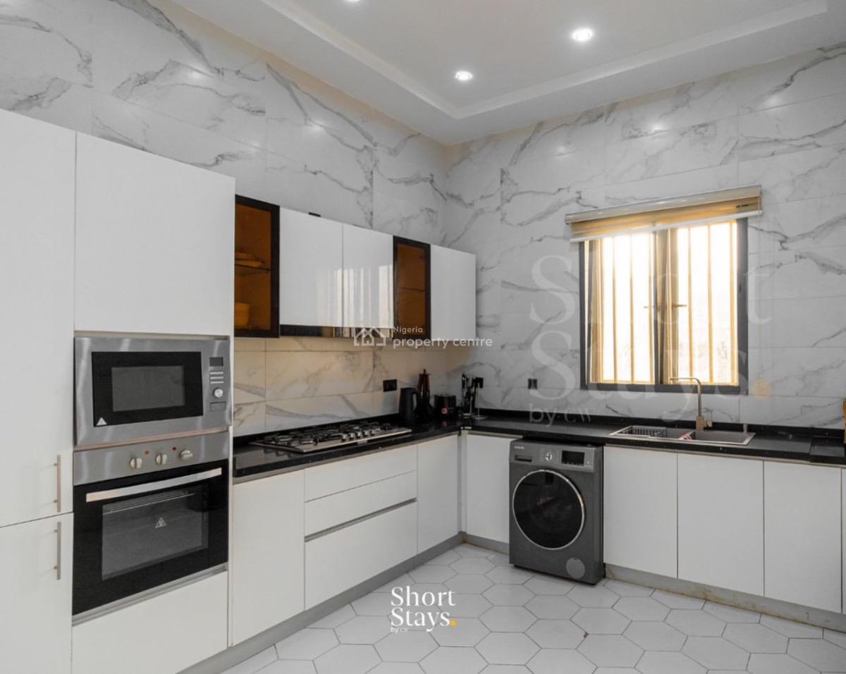 3 Bedroom Waterfront Penthouse in Lekki, Lekki Phase 1, Lekki, Lagos, Flat / Apartment for Rent
