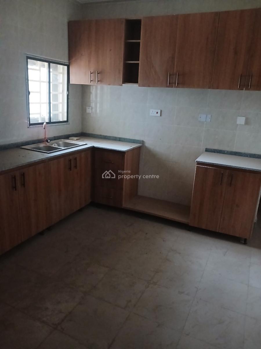 a Brand New Spacious 3-bedroom Flat + 1bq, Idu-karmo Abuja. ( After Nizamiyel Hospital) Turkish Hospital, Idu Industrial, Abuja, Flat / Apartment for Rent