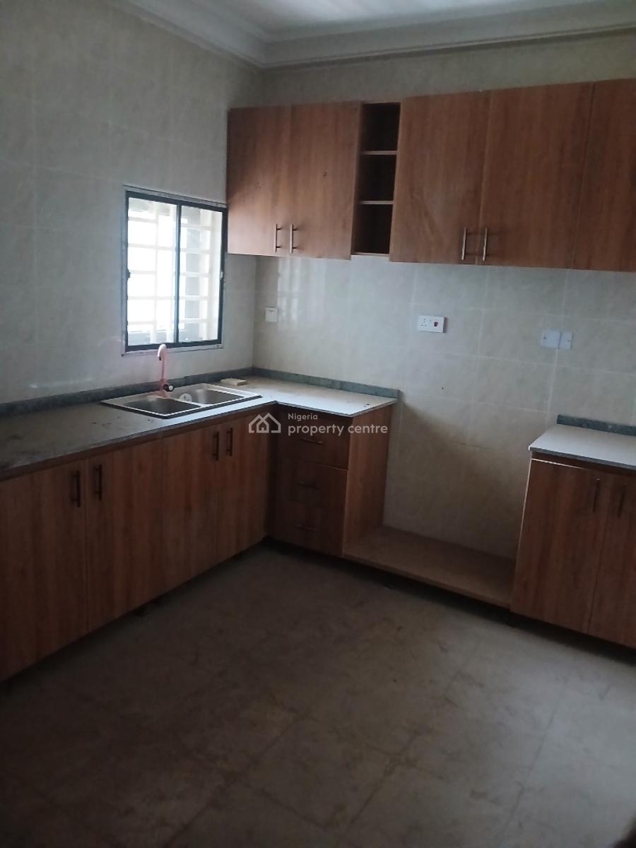 a Brand New Spacious 3-bedroom Flat + 1bq, Idu-karmo Abuja. ( After Nizamiyel Hospital) Turkish Hospital, Idu Industrial, Abuja, Flat / Apartment for Rent