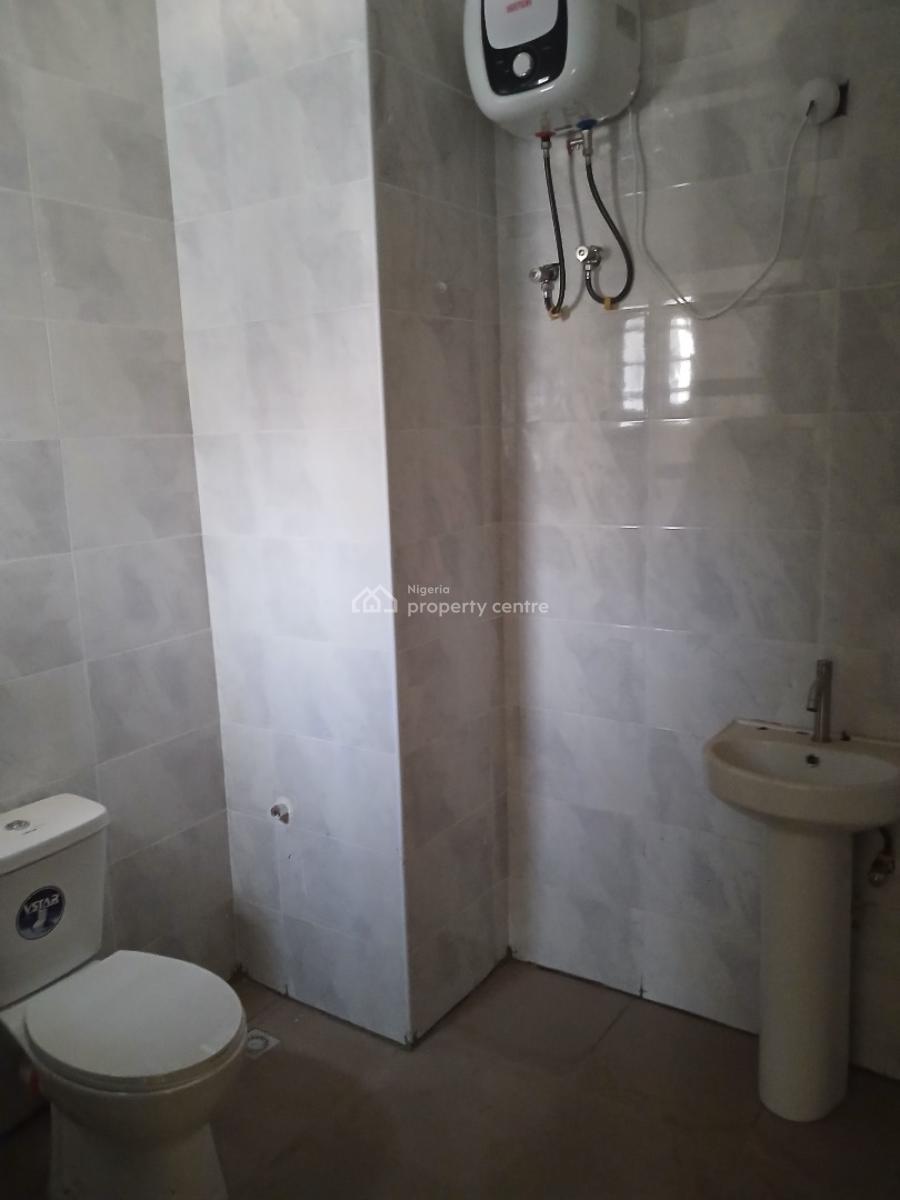 a Brand New Spacious 3-bedroom Flat + 1bq, Idu-karmo Abuja. ( After Nizamiyel Hospital) Turkish Hospital, Idu Industrial, Abuja, Flat / Apartment for Rent