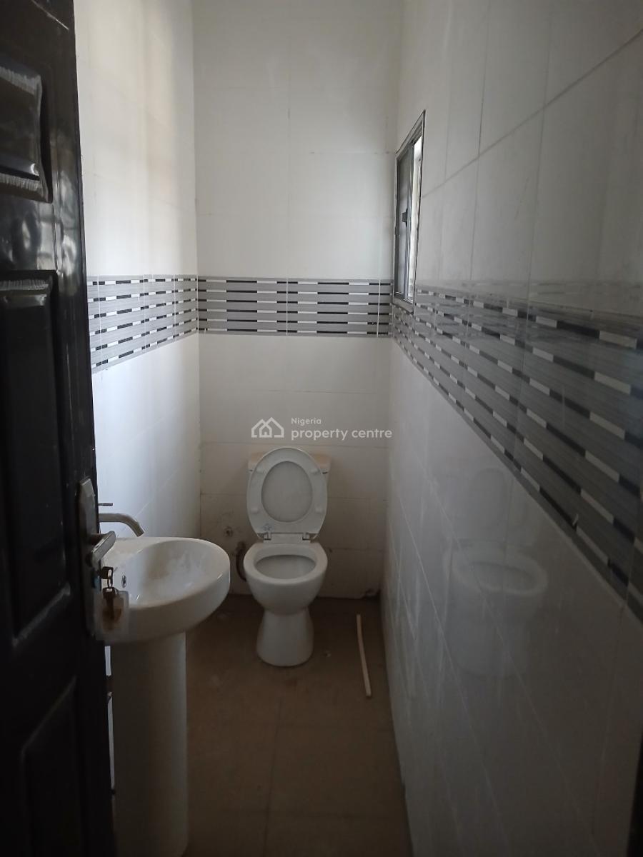 a Brand New Spacious 3-bedroom Flat + 1bq, Idu-karmo Abuja. ( After Nizamiyel Hospital) Turkish Hospital, Idu Industrial, Abuja, Flat / Apartment for Rent