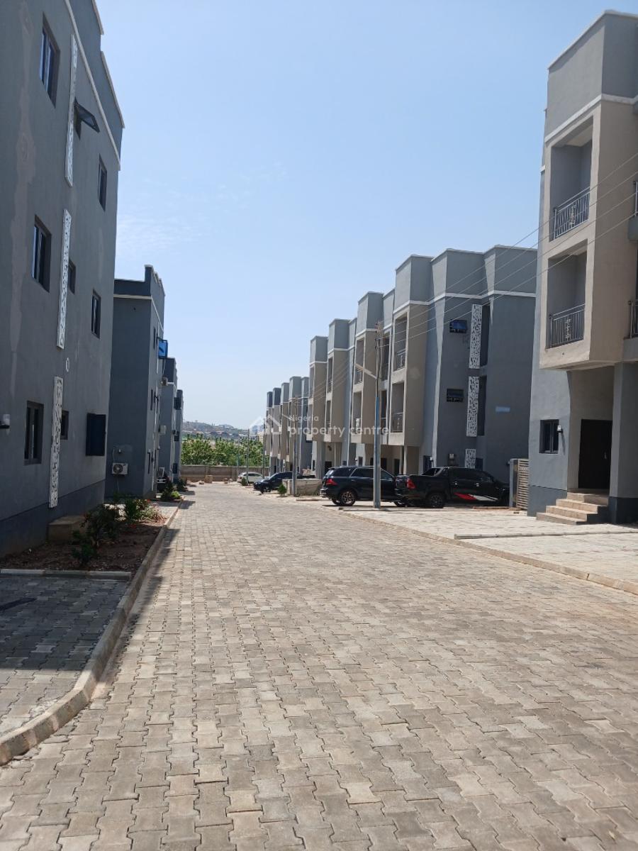 a Brand New Spacious 3-bedroom Flat + 1bq, Idu-karmo Abuja. ( After Nizamiyel Hospital) Turkish Hospital, Idu Industrial, Abuja, Flat / Apartment for Rent