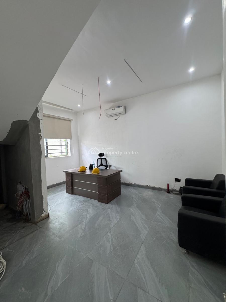 Spacious 2&3 Bedroom Apartment, Lekki Phase 1, Lekki, Lagos, Flat / Apartment for Sale