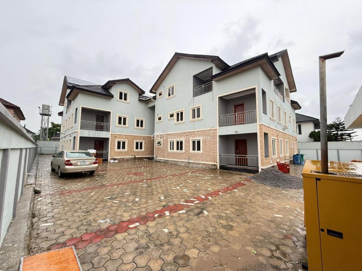 Self-serviced 2 Bedroom En-suite Flat. It Comes with an Enclosed Fitte, Lekki Phase 1, Lekki, Lagos, Flat / Apartment for Rent