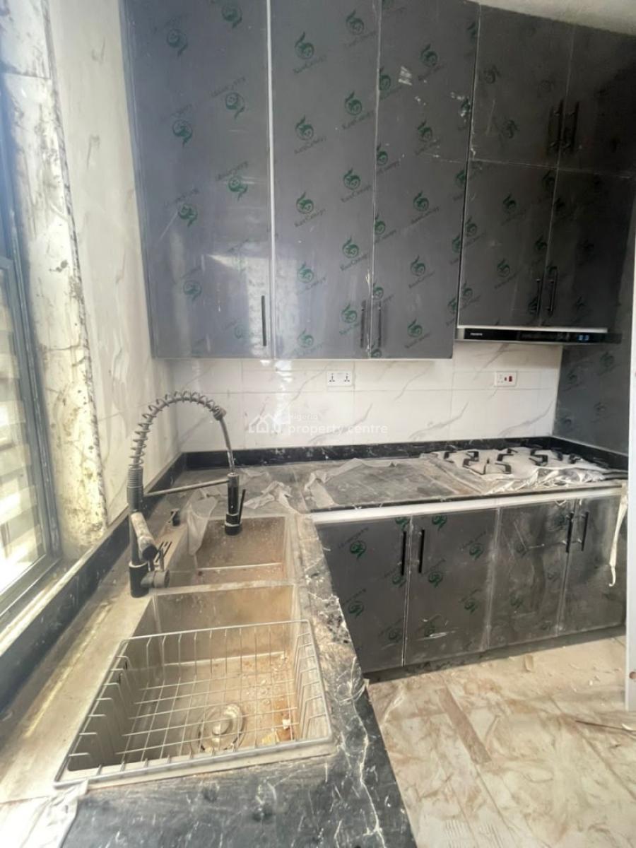 Modern Built,luxury and Serviced 2bed Apartment Upstairs in a Gd Area, Ologolo,lekki Lagos, Lekki, Lagos, Flat / Apartment for Rent