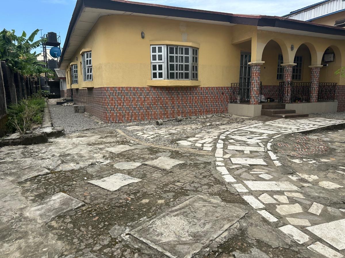 Maxive 8 Bedroom  Flat in a Call in Estate, Boundary Estate Sangotedo/abijoh, Sangotedo, Ajah, Lagos, Flat / Apartment for Sale