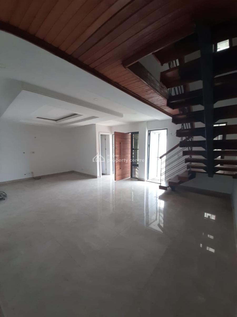 Serviced 3 Bedroom En-suite Maisonette with an Enclosed Fitted Kitchen, Ikate Elegushi, Lekki, Lagos, Flat / Apartment for Rent