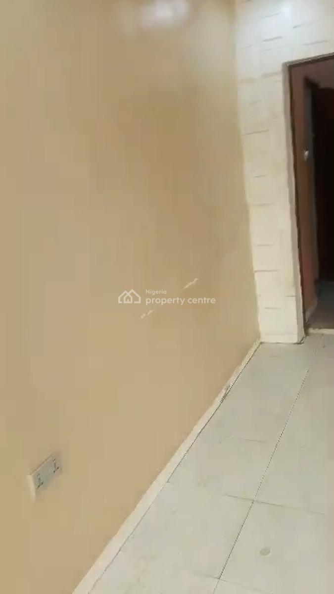 a Fully Finished 3bedroom Apartment, Gowon Estate Egbeda, Egbeda, Alimosho, Lagos, Flat / Apartment for Rent