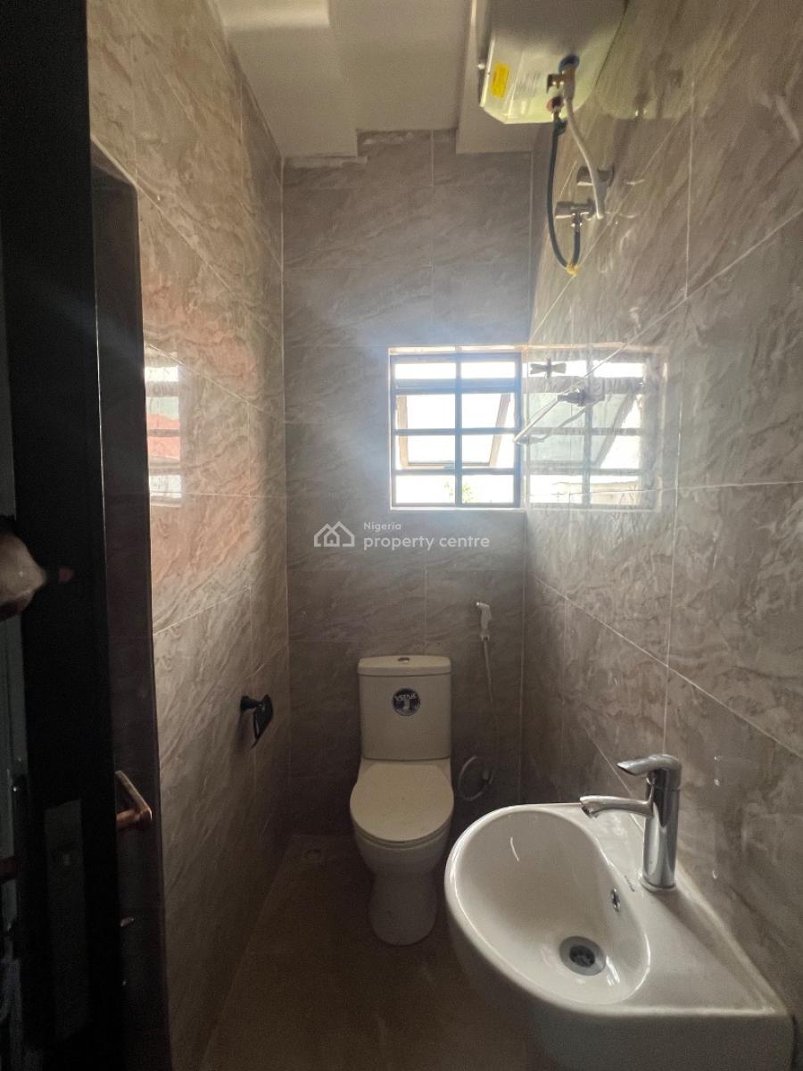 Massive 3 Bedroom Flat Upstairs, Parapo Awoyaya, Awoyaya, Ibeju Lekki, Lagos, Flat / Apartment for Rent
