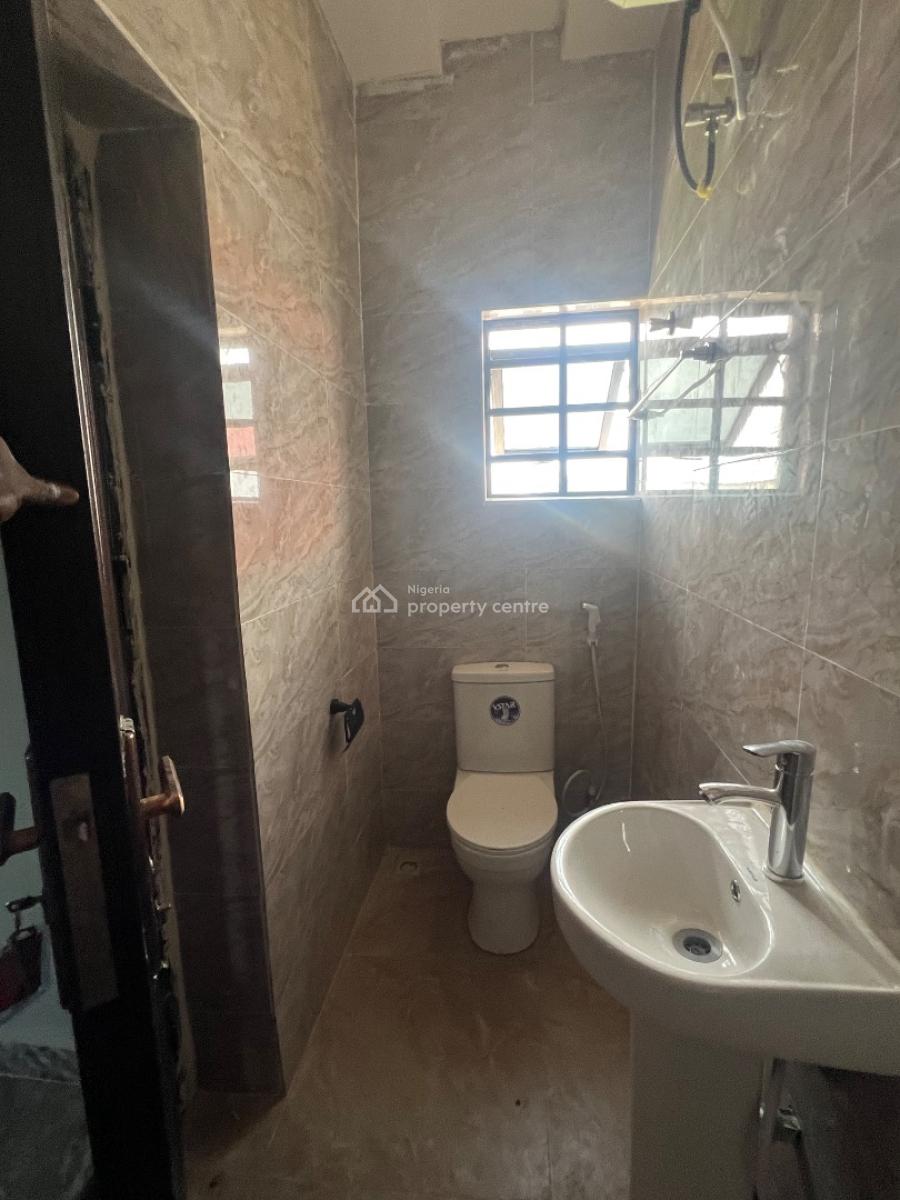 Massive 3 Bedroom Flat Upstairs, Parapo Awoyaya, Awoyaya, Ibeju Lekki, Lagos, Flat / Apartment for Rent