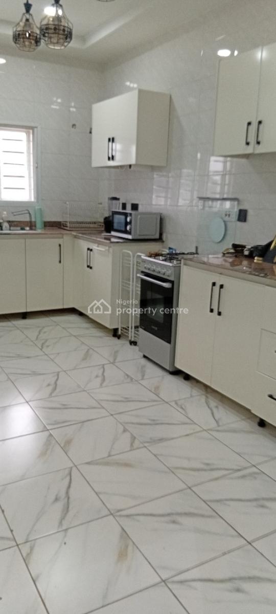 Furnished, Beautifully Finished 2 Bedroom Flat with Guest Toilet, Katampe, Abuja, Flat / Apartment for Rent