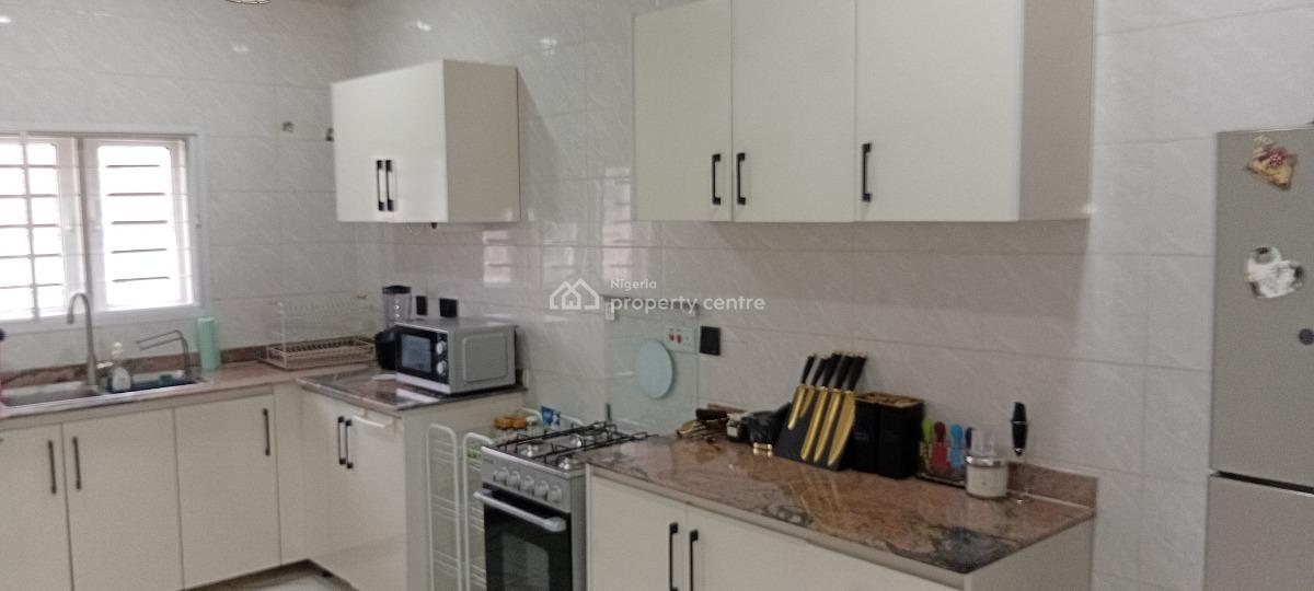 Furnished, Beautifully Finished 2 Bedroom Flat with Guest Toilet, Katampe, Abuja, Flat / Apartment for Rent