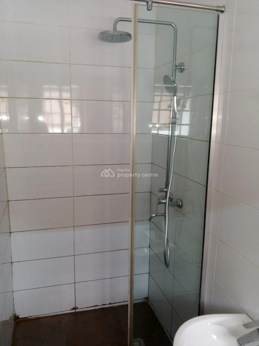 3 Bedrooms (all En-suite) Tastefully Finished 1st Floor Flat, Off Mobolaji Johnson Place, Lekki Phase 1, Lekki, Lagos, Flat / Apartment for Rent
