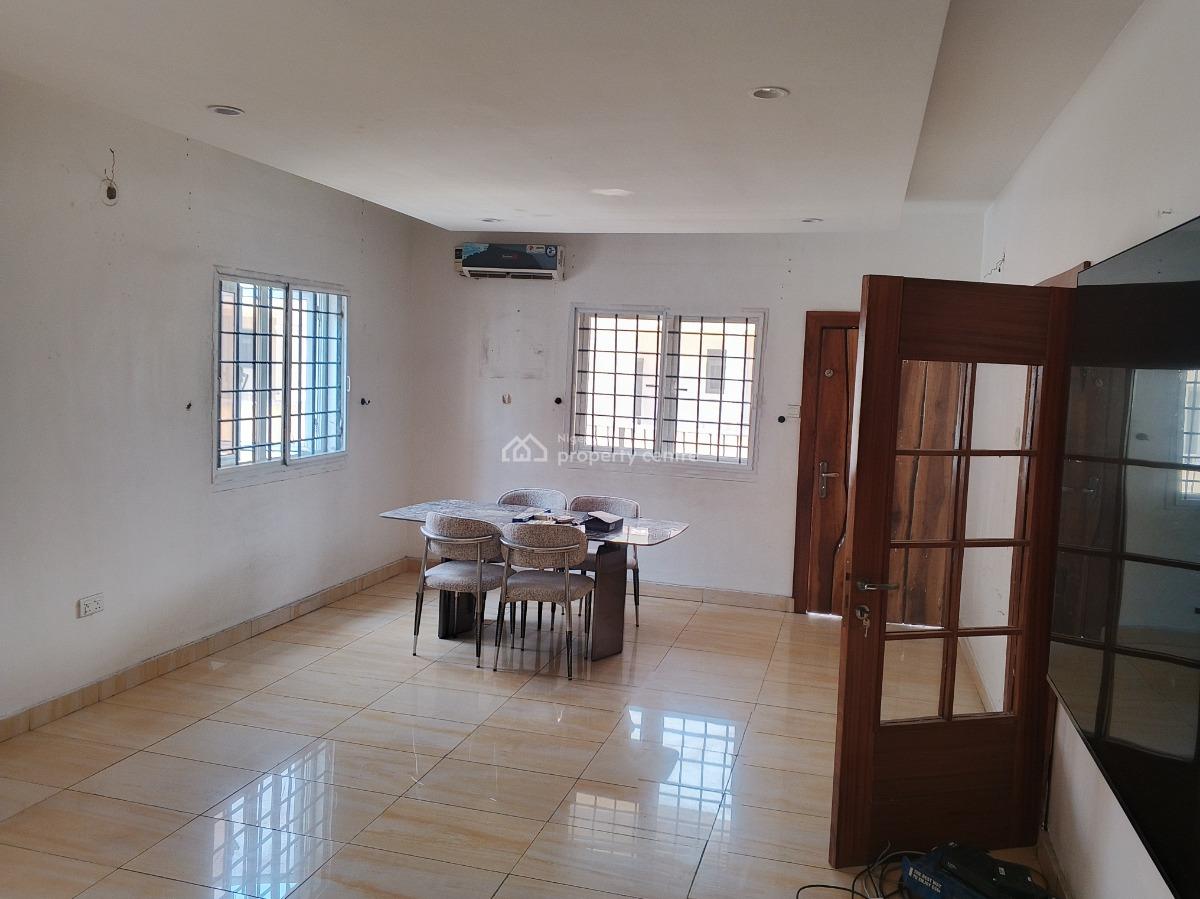 3 Bedrooms (all En-suite) Tastefully Finished 1st Floor Flat, Off Mobolaji Johnson Place, Lekki Phase 1, Lekki, Lagos, Flat / Apartment for Rent
