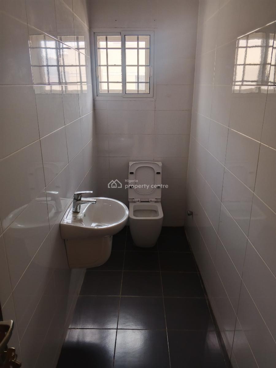 3 Bedrooms (all En-suite) Tastefully Finished 1st Floor Flat, Off Mobolaji Johnson Place, Lekki Phase 1, Lekki, Lagos, Flat / Apartment for Rent