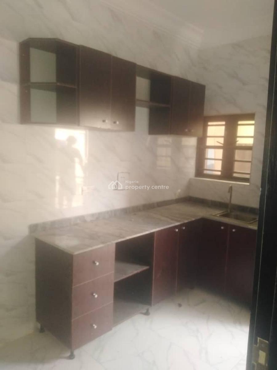 Massive 2bedroom Flat Walking Distance, Elemoro, Royal Estate Bogije, Bogije, Ibeju Lekki, Lagos, Flat / Apartment for Rent