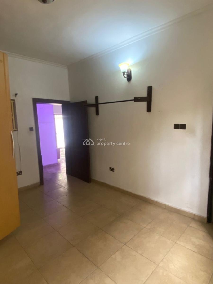 Very Lovely 3 Bedroom Apartment All Rooms Ensuit, Associations Avenue Shangisha Magodo, Gra Phase 2, Magodo, Lagos, Flat / Apartment for Rent