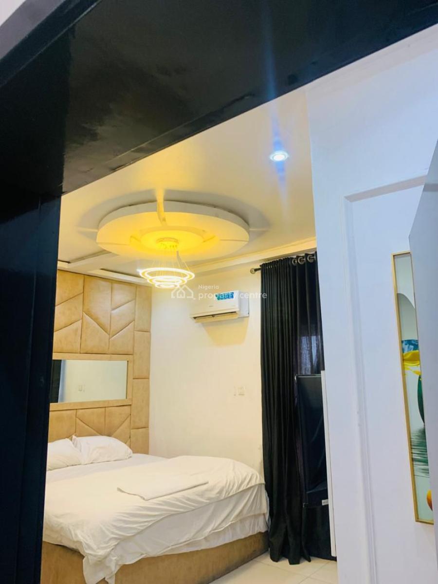 Elegantly Built 3 Bedroom, Off Admiralty Way, Lekki Phase 1, Lekki, Lagos, Flat / Apartment for Rent