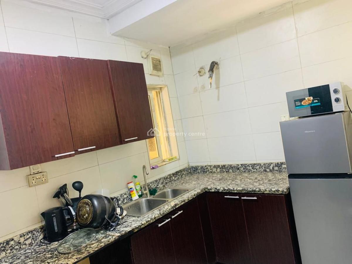 Elegantly Built 3 Bedroom, Off Admiralty Way, Lekki Phase 1, Lekki, Lagos, Flat / Apartment for Rent
