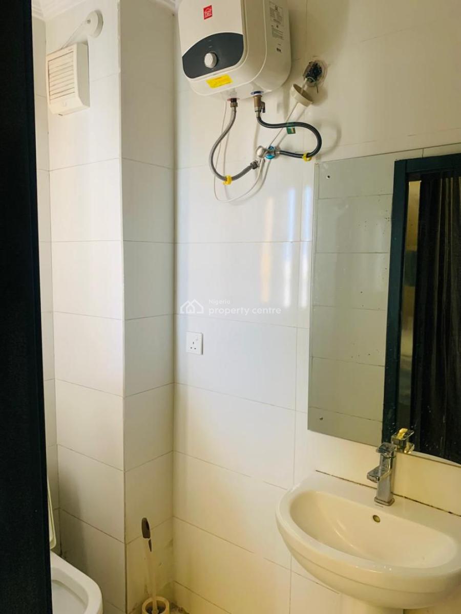 Elegantly Built 3 Bedroom, Off Admiralty Way, Lekki Phase 1, Lekki, Lagos, Flat / Apartment for Rent