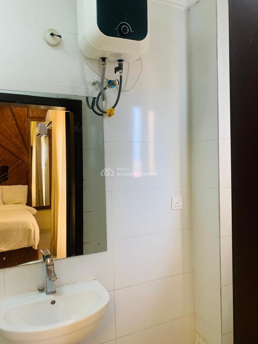Elegantly Built 3 Bedroom, Off Admiralty Way, Lekki Phase 1, Lekki, Lagos, Flat / Apartment for Rent