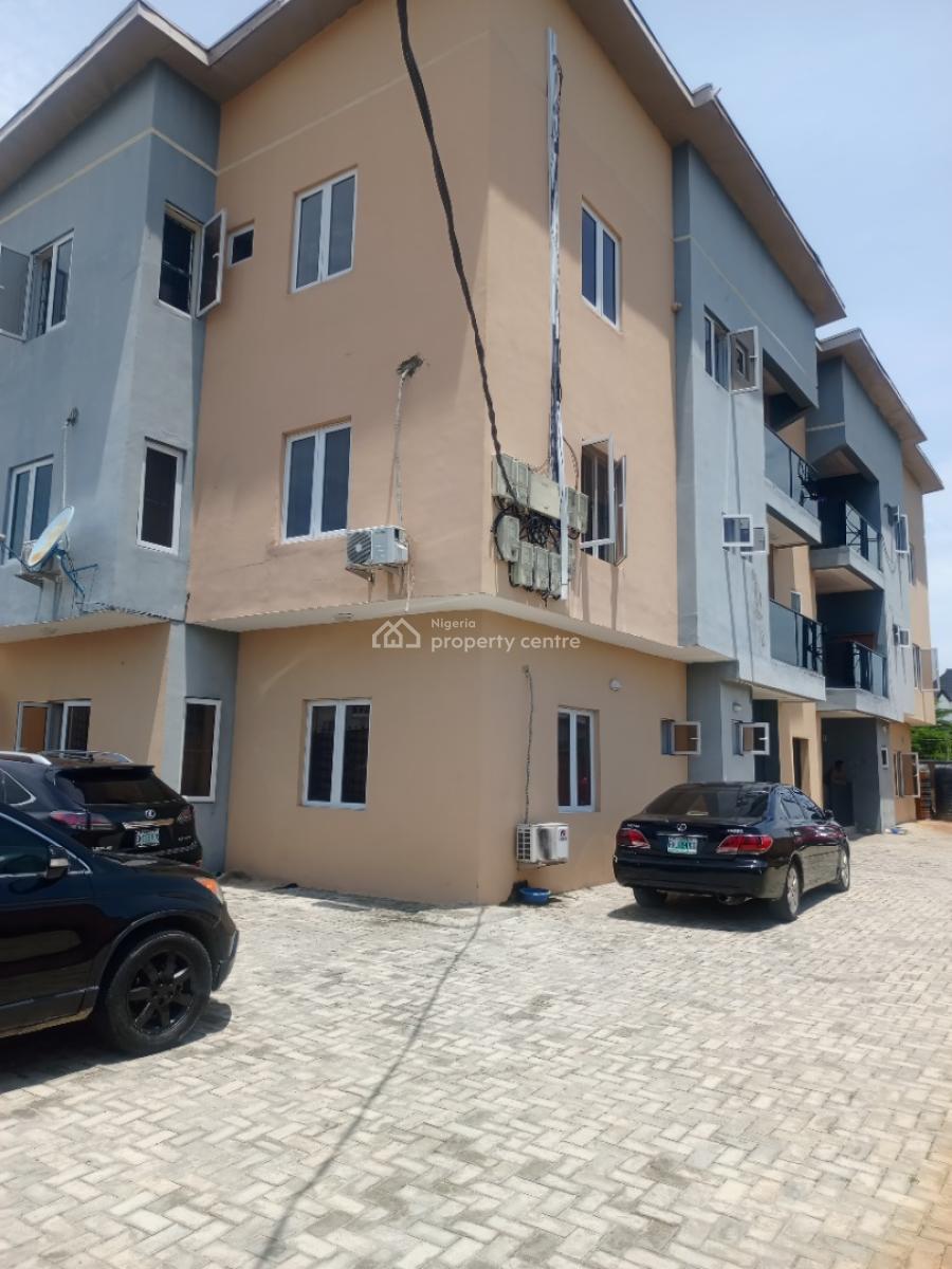 Luxury 3bedroom Flat at Igboefon, Murphy Adetoro Street, Igbo Efon, Lekki, Lagos, Flat / Apartment for Rent
