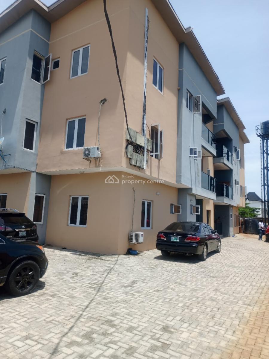 Luxury 3bedroom Flat at Igboefon, Murphy Adetoro Street, Igbo Efon, Lekki, Lagos, Flat / Apartment for Rent