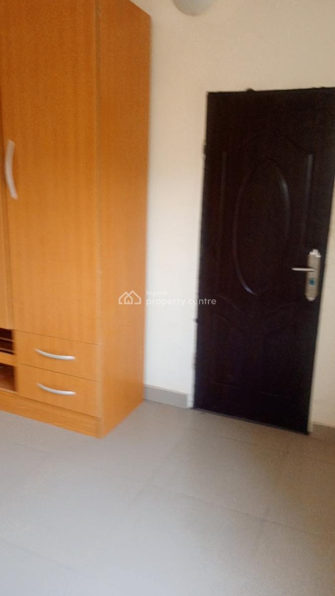 Luxury 3bedroom Flat at Igboefon, Murphy Adetoro Street, Igbo Efon, Lekki, Lagos, Flat / Apartment for Rent