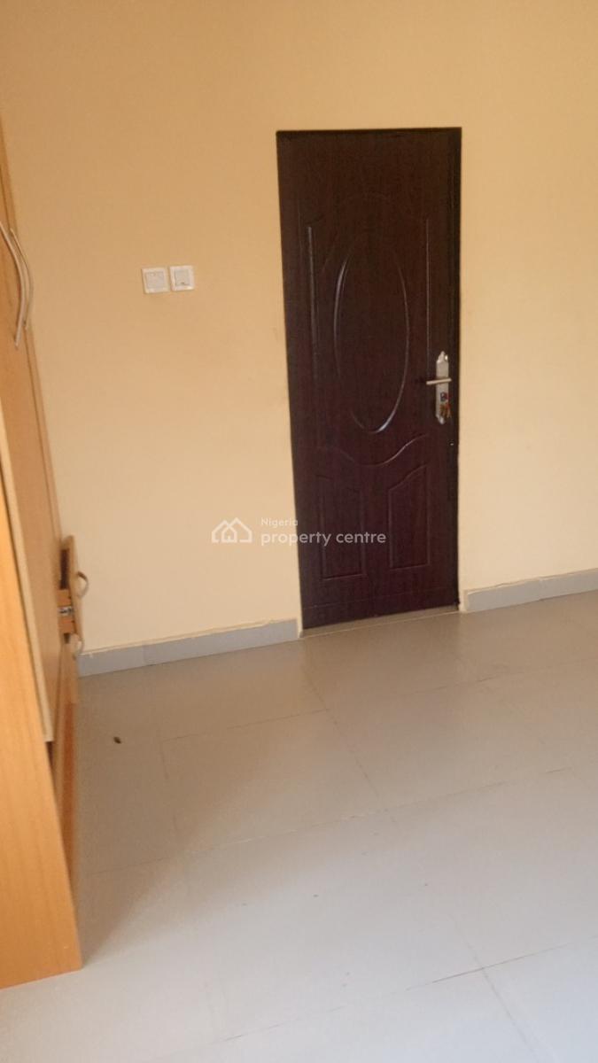 Luxury 3bedroom Flat at Igboefon, Murphy Adetoro Street, Igbo Efon, Lekki, Lagos, Flat / Apartment for Rent