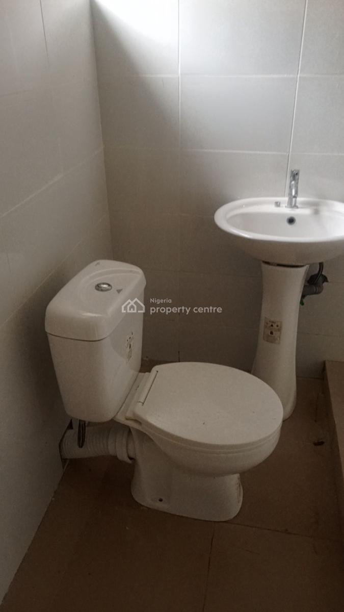 Luxury 3bedroom Flat at Igboefon, Murphy Adetoro Street, Igbo Efon, Lekki, Lagos, Flat / Apartment for Rent