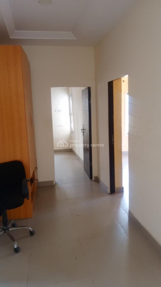 Luxury 3bedroom Flat at Igboefon, Murphy Adetoro Street, Igbo Efon, Lekki, Lagos, Flat / Apartment for Rent