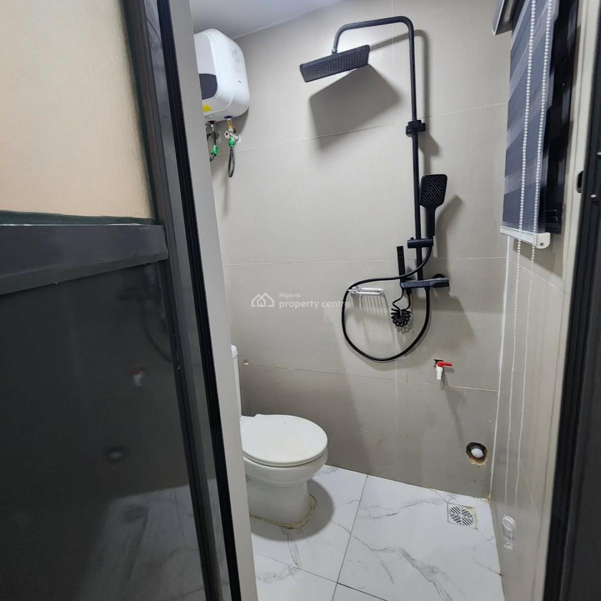Mrfargi Residence 6 Bedroom Apartment with Ps5 & 2 Living Rooms, Moses Street, Gra Phase 2, Magodo, Lagos, Flat / Apartment Short Let