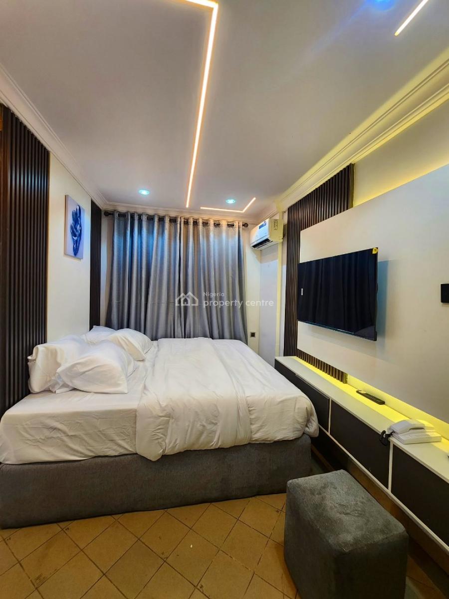 Mrfargi Residence 6 Bedroom Apartment with Ps5 & 2 Living Rooms, Moses Street, Gra Phase 2, Magodo, Lagos, Flat / Apartment Short Let